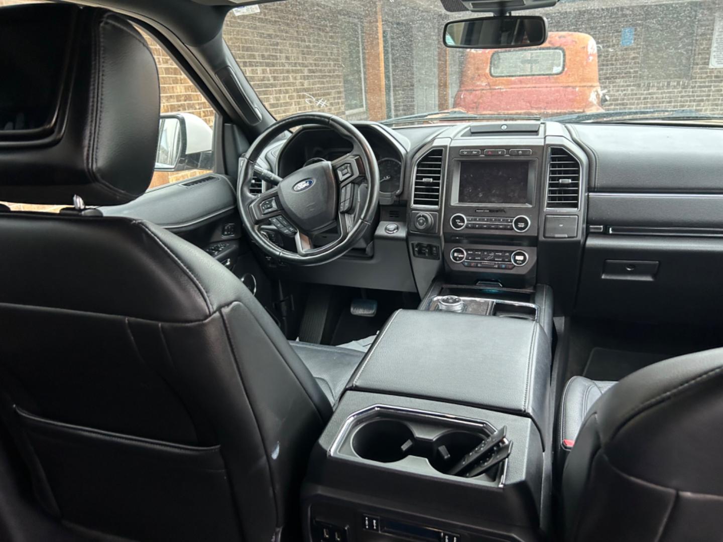 2018 White Ford Expedition Limited 4WD (1FMJU2ATXJE) with an 3.5L V6 DOHC 24V FFV engine, 6A transmission, located at 1687 Business 35 S, New Braunfels, TX, 78130, (830) 625-7159, 29.655487, -98.051491 - Photo#6